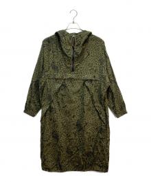 Hysteric Glamour（ヒステリックグラマー）の古着「FEELIN' HYSTERIC 総柄 フーデットワンピース」｜オリーブ×ブラック