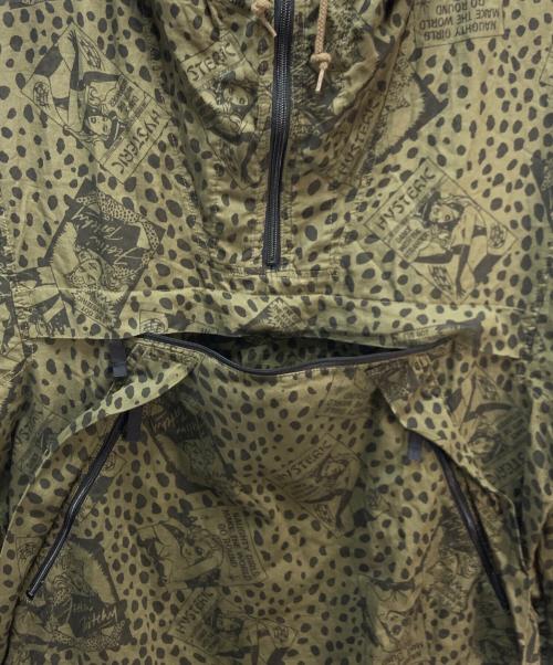 Hysteric Glamour（ヒステリックグラマー）Hysteric Glamour (ヒステリックグラマー) FEELIN' HYSTERIC 総柄 フーデットワンピース オリーブ×ブラック サイズ:FREEの古着・服飾アイテム