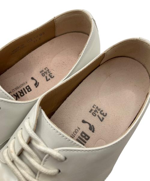 BIRKENSTOCK（ビリケンシュトック）BIRKENSTOCK (ビリケンシュトック) SAUNDERS ホワイト サイズ:24cmの古着・服飾アイテム
