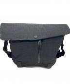 C.P COMPANYシーピーカンパニー）の古着「フラップボタンショルダーバッグ」｜グレー