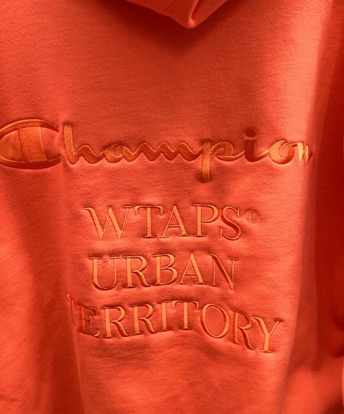 Champion（チャンピオン）Champion (チャンピオン) WTAPS (ダブルタップス) フーデットスウェットシャツ レッド サイズ:M 未使用品の古着・服飾アイテム
