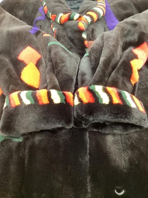 SAGA MINK（サガミンク）SAGA MINK (サガミンク) 刺繍コート ブラック サイズ:Fの古着・服飾アイテム