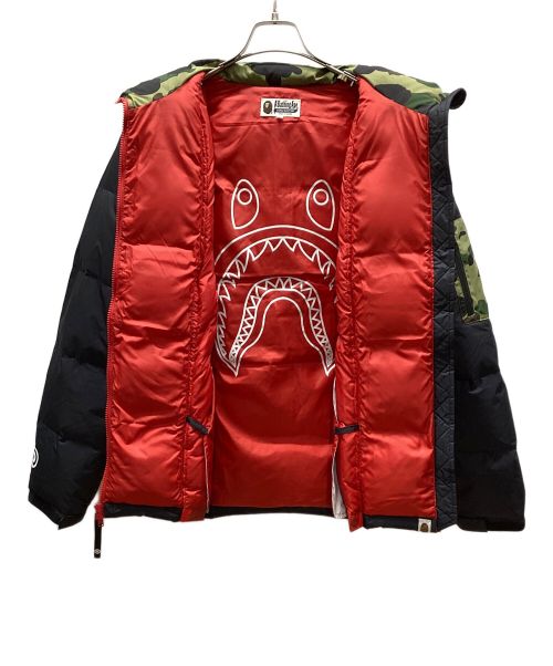 A BATHING APE（アベイシングエイプ）A BATHING APE (アベイシングエイプ) ダウンジャケット レッド×ブラック サイズ:Lの古着・服飾アイテム
