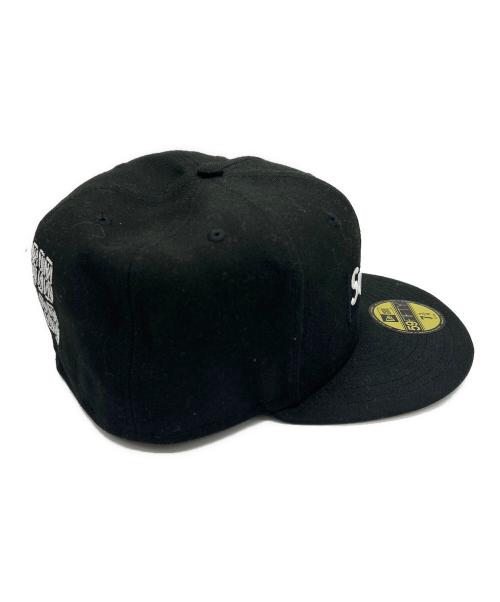 New Era（ニューエラ）New Era (ニューエラ) Supreme (シュプリーム) 59FIFTY キャップ　WORLD FAMOUS サイズ:7 3/4 未使用品の古着・服飾アイテム