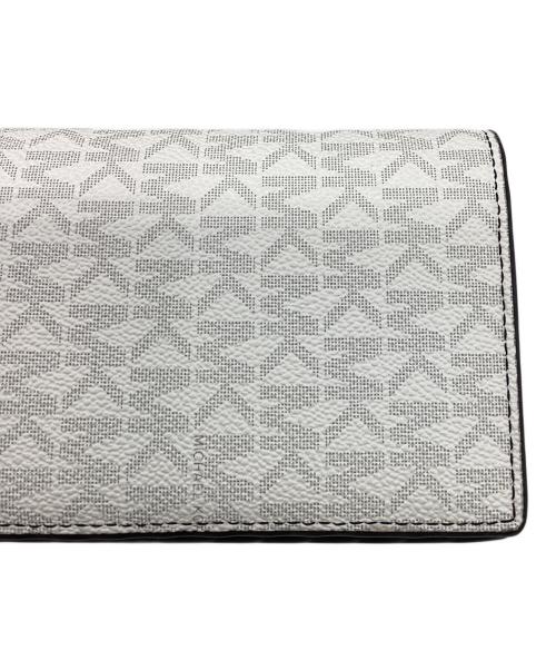 MICHAEL KORS（マイケル・コース）MICHAEL KORS (マイケルコース) COOPER バイフォールド カードケース - MKシグネチャー ホワイトの古着・服飾アイテム