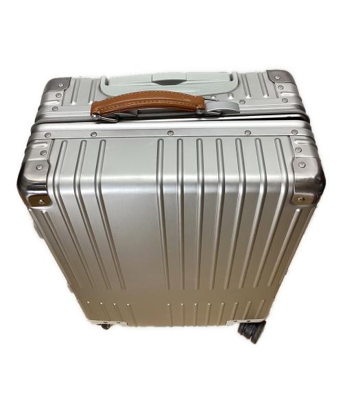 innovator（イノベーター）innovator (イノベーター) イノベータースーツケース シルバーの古着・服飾アイテム