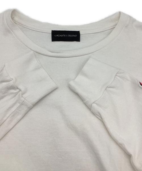 1minute 1second（ワンミニットワンセカンド）1minute 1second (ワンミニットワンセカンド) heart patch long sleeve cut sew(ハートパッチロングスリーブカットソー) ホワイト サイズ:Mの古着・服飾アイテム