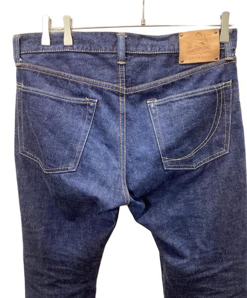 MOMOTARO JEANS（桃太郎ジーンズ）MOMOTARO JEANS (桃太郎ジーンズ) 銅丹レガシィブルー・ナローテーパード ジッパーフライ インディゴ サイズ:34の古着・服飾アイテム