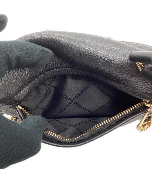 MICHAEL KORS（マイケル・コース）MICHAEL KORS (マイケルコース) スレーターエクストラスモールペブルドレザースリングパック ブラックの古着・服飾アイテム