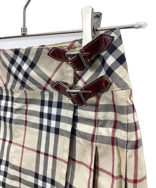 BURBERRY BLUE LABEL（バーバリーロンドンブルーレーベル）BURBERRY BLUE LABEL (バーバリーロンドンブルーレーベル) プリーツスカート ベージュ サイズ:36の古着・服飾アイテム