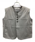 formeフォルメ）の古着「FrontButtonVest(フロントボタンベスト)」｜ライトグレー