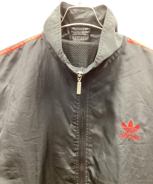 adidas（アディダス）adidas (アディダス) ナイロンジャケット レッド×ブラック サイズ:Lの古着・服飾アイテム