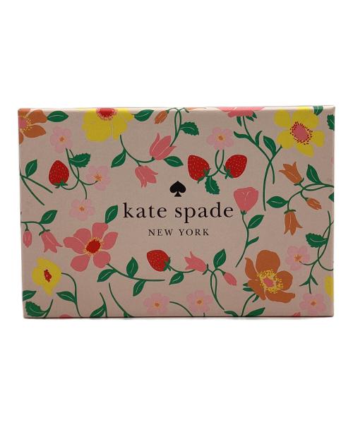 Kate Spade（ケイトスペード）Kate Spade (ケイトスペード) マディソン ストロベリー ガーデン プリント ミディアム コンパクト バイフォールド ウォレット ピンクの古着・服飾アイテム