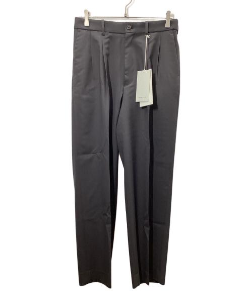 MARKAWARE（マーカウェア）MARKAWARE (マーカウェア) CLASSIC FIT DOUBLE PLEATED TROUSERS グレー サイズ:3 未使用品の古着・服飾アイテム