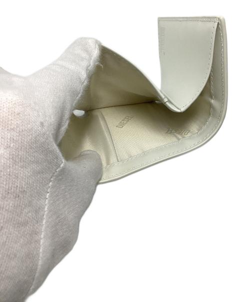 DIESEL（ディーゼル）DIESEL (ディーゼル) 1DR TRI FOLD COIN XS II 3つ折り財布 ホワイトの古着・服飾アイテム