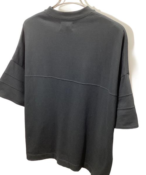 MARKA（マーカ）MARKA (マーカ) FOOTBALL TEE WIDE(フットボールTワイド) ブラック サイズ:2 未使用品の古着・服飾アイテム