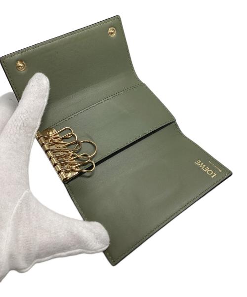 LOEWE（ロエベ）LOEWE (ロエベ) リピート アナグラム キーケース グリーン×オレンジの古着・服飾アイテム