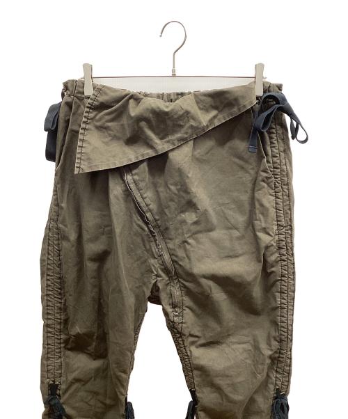 Yasuyuki Ishii（ヤスユキイシイ）Yasuyuki Ishii (ヤスユキイシイ) カーブジップパンツ カーキ サイズ:なしの古着・服飾アイテム