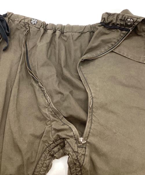 Yasuyuki Ishii（ヤスユキイシイ）Yasuyuki Ishii (ヤスユキイシイ) カーブジップパンツ カーキ サイズ:なしの古着・服飾アイテム