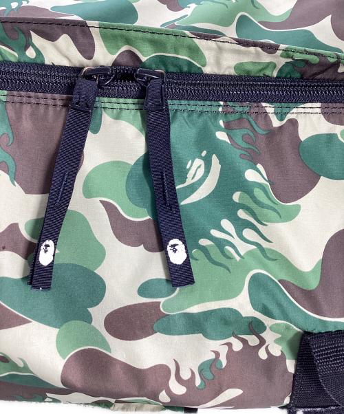 A BATHING APE（アベイシングエイプ）A BATHING APE (アベイシングエイプ) サルカモプリントナイロンボストンバッグ グリーンの古着・服飾アイテム