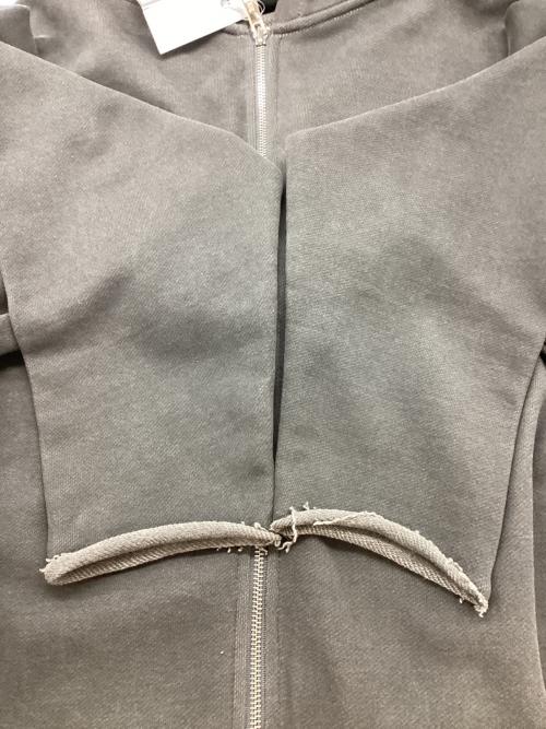 JUNG KOOK（ジョングク）JUNG KOOK (ジョングク) ARMYST (アーミスト) ジップパーカー グレー サイズ:XLの古着・服飾アイテム