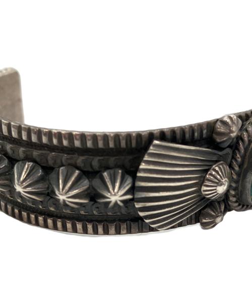 Navajo（ナバホ）Navajo (ナバホ) インディアンジュエリー　ダリルビセンティ製　　バングル シルバーの古着・服飾アイテム