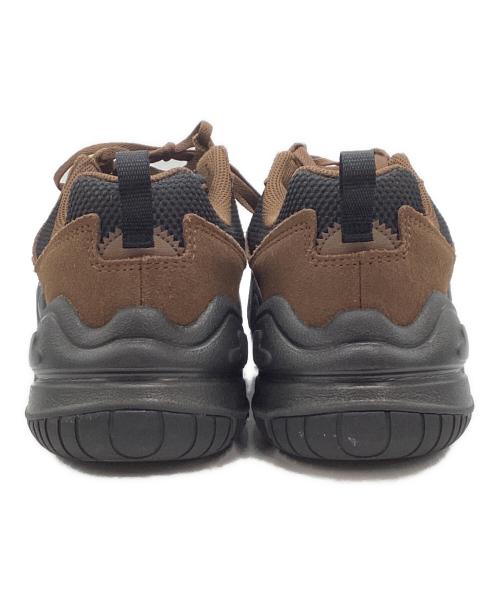 NIKE（ナイキ）NIKE (ナイキ) スニーカー ブラウン×ブラック サイズ:28.5の古着・服飾アイテム