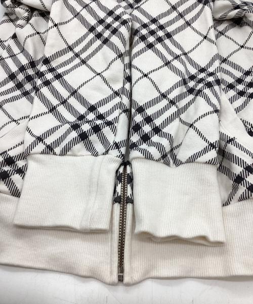 BURBERRY BLUE LABEL（バーバリー ブルー レーベル）BURBERRY BLUE LABEL (バーバリーロンドンブルーレーベル) BURBERRY　ブルーレーベル ジップアップパーカー ホワイト サイズ:38の古着・服飾アイテム
