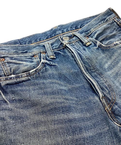 LEVI'S（リーバイス）LEVI'S (リーバイス) ダメージ加工デニムパンツ ブルー サイズ:32の古着・服飾アイテム