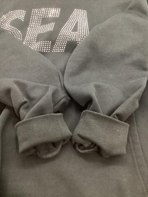 WIND AND SEA（ウィンダンシー）WIND AND SEA (ウィンダンシー) ラインストーンプルオーバーパーカー ブラック サイズ:Lの古着・服飾アイテム