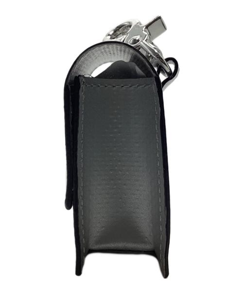 MARNI（マルニ）MARNI (マルニ) イヤホンケース シルバーの古着・服飾アイテム