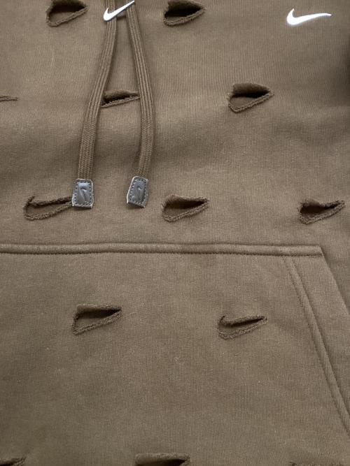 NIKE（ナイキ）NIKE (ナイキ) JACQUEMUS (ジャックムス) Swoosh Hoodie プルオーバーパーカー ブラウン サイズ:XSの古着・服飾アイテム