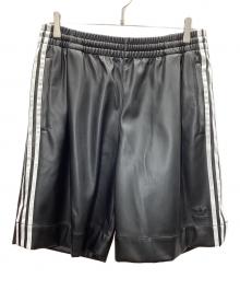adidas（アディダス）の古着「フェイクレザー アディカラー スリーストライプスショーツ　ブラック」｜ブラック