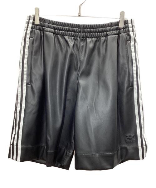 adidas（アディダス）adidas (アディダス) フェイクレザー アディカラー スリーストライプスショーツ　ブラック ブラック サイズ:Lの古着・服飾アイテム