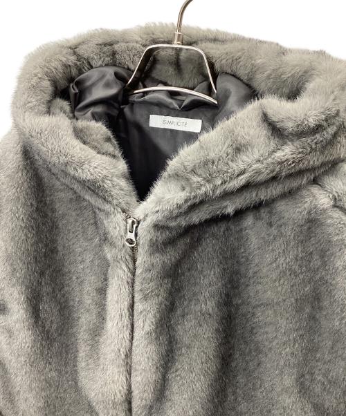 SIMPLICITE（シンプリシテ）simplicite (シンプリシテ) フード付きミンク調ファーベスト グレー サイズ:freeの古着・服飾アイテム