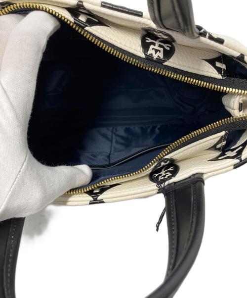 CASTELBAJAC（カステルバジャック）CASTELBAJAC (カステルバジャック) ハンドバッグ ホワイト 未使用品の古着・服飾アイテム