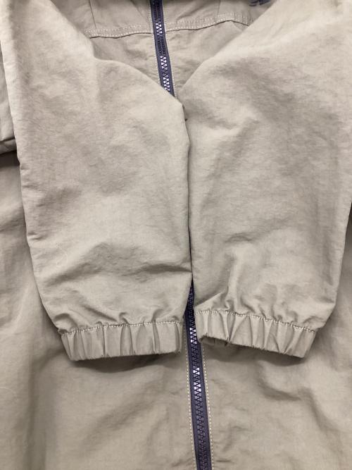 NEW BALANCE（ニューバランス）NEW BALANCE (ニューバランス) ウーブンフーデッドジャケット カーキ サイズ:Sの古着・服飾アイテム