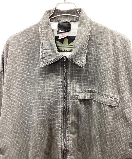adidas（アディダス）adidas (アディダス) グラデーションチェックジャケット グレー サイズ:XLの古着・服飾アイテム