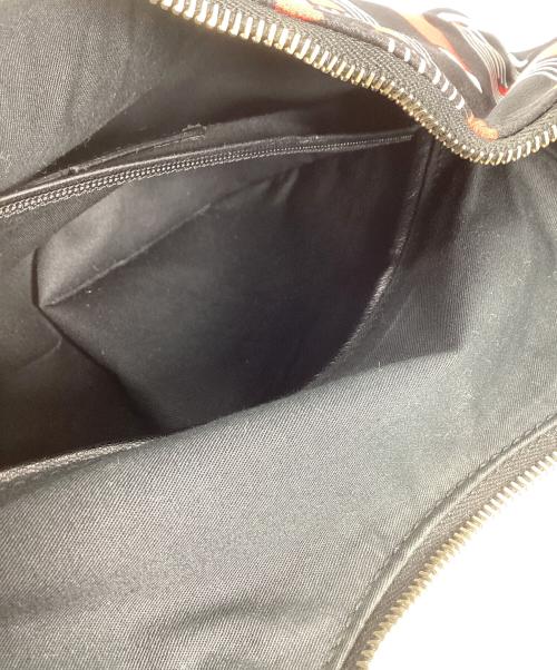 ALEXANDER McQUEEN（アレキサンダーマックイーン）ALEXANDER McQUEEN (アレキサンダーマックイーン) クラッチバッグ マルチカラーの古着・服飾アイテム