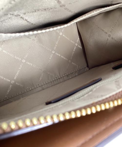 MICHAEL KORS（マイケル・コース）MICHAEL KORS (マイケル・コース) MICHAEL KORS　SHEILA センタージップ サッチェル スモール - MKシグネチャー ブラウン サイズ:　の古着・服飾アイテム