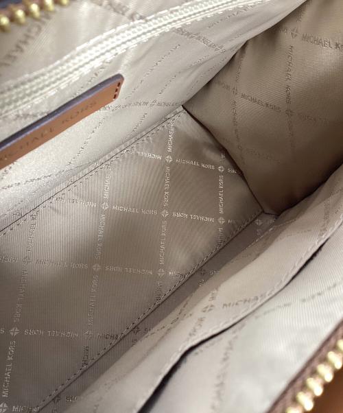 MICHAEL KORS（マイケル・コース）MICHAEL KORS (マイケル・コース) MICHAEL KORS　SHEILA センタージップ サッチェル スモール - MKシグネチャー ブラウン サイズ:　の古着・服飾アイテム