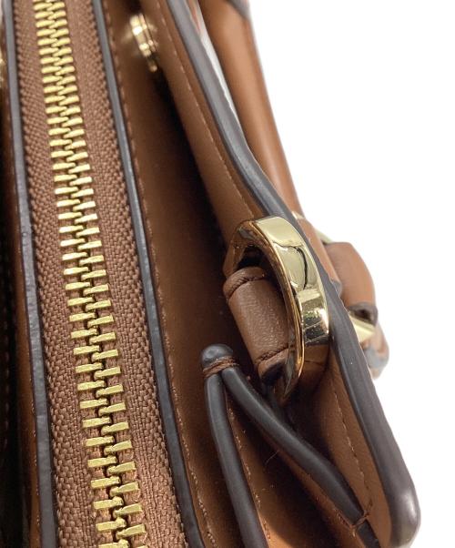 MICHAEL KORS（マイケル・コース）MICHAEL KORS (マイケル・コース) MICHAEL KORS　SHEILA センタージップ サッチェル スモール - MKシグネチャー ブラウン サイズ:　の古着・服飾アイテム