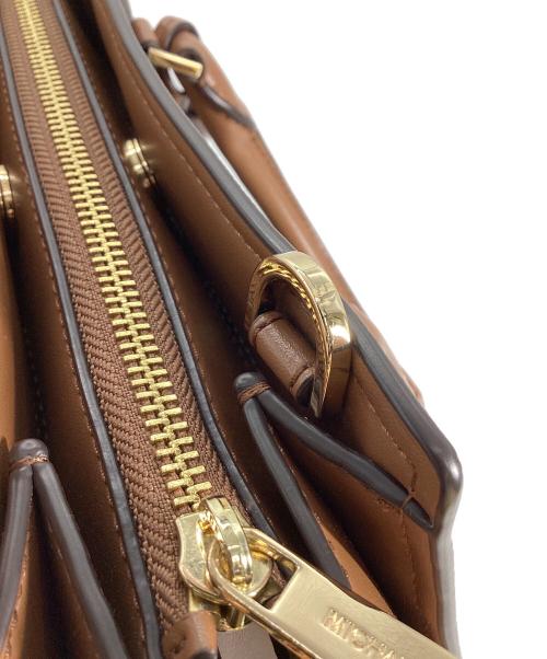 MICHAEL KORS（マイケル・コース）MICHAEL KORS (マイケル・コース) MICHAEL KORS　SHEILA センタージップ サッチェル スモール - MKシグネチャー ブラウン サイズ:　の古着・服飾アイテム