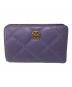 TORY BURCH（トリーバーチ）の古着「WILLA（ウィラ）キルティング調 ミディアムウォレット」｜パープル