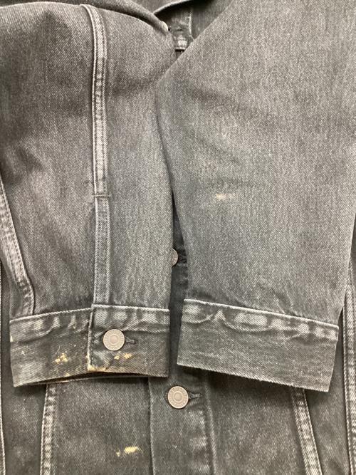 LEVI'S（リーバイス）LEVI'S (リーバイス) トラッカージャケット ブラック サイズ:Mの古着・服飾アイテム