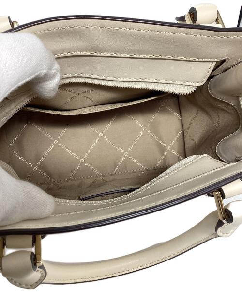MICHAEL KORS（マイケルコース）MICHAEL KORS (マイケルコース) 2WAYショルダーバッグ ベージュの古着・服飾アイテム
