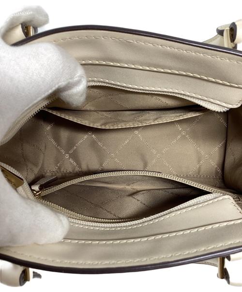 MICHAEL KORS（マイケルコース）MICHAEL KORS (マイケルコース) 2WAYショルダーバッグ ベージュの古着・服飾アイテム