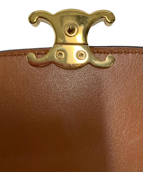 CELINE（セリーヌ）CELINE (セリーヌ) CELINE　トリオンフスモールフラップウォレット ブラウンの古着・服飾アイテム