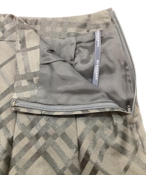 BURBERRY LONDON（バーバリーロンドン）BURBERRY LONDON (バーバリーロンドン) ミディスカート ブラック×ブラウン サイズ:36 未使用品の古着・服飾アイテム