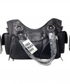 IUGAMAKARASイウガマカラス）の古着「Studded Leather Shoulder Bag」｜ブラック